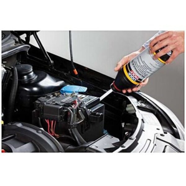 Green-colored high-performance Liqui Moly Central Hydraulic Oil bottle designed for automotive hydraulic systems like steering and suspension.